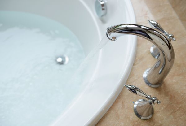 Cost of Tub Faucet Replacement in Pasadena